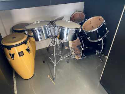 Bespoke walk-in storage for large musical instruments & drum sets